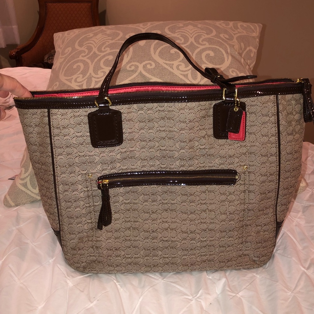 Coach Authentic Signature Tote